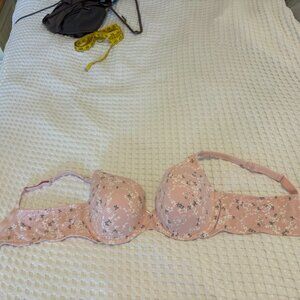 Cacique Bra size 42C, light pink, grey and white
